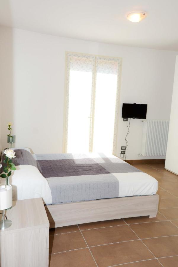 Rinaldi House Bed & Breakfast Torriana ภายนอก รูปภาพ
